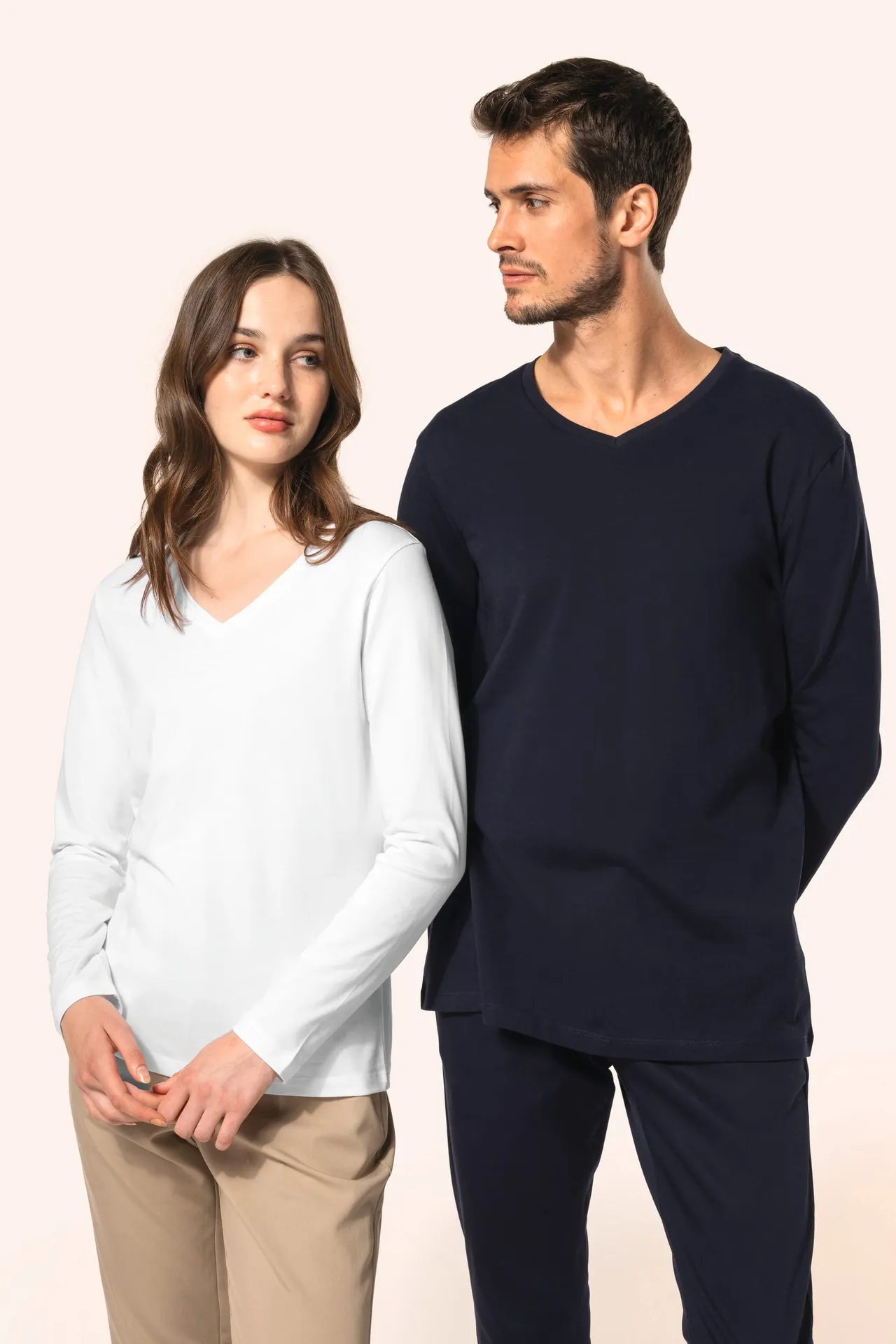 Supima® Herren-T-Shirt mit V-Ausschnitt und langen Ärmeln