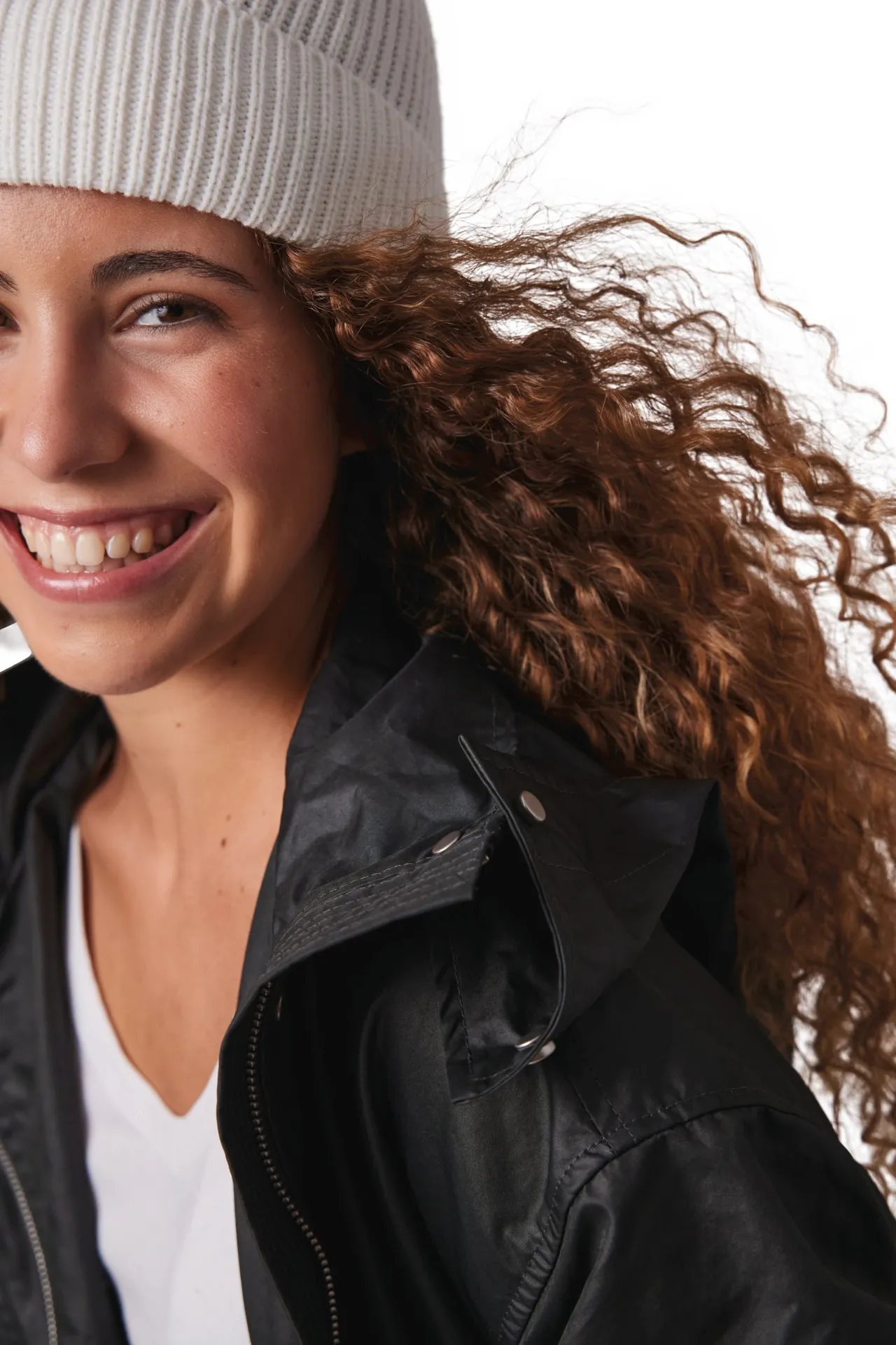 Gerippte Mütze mit Umschlag