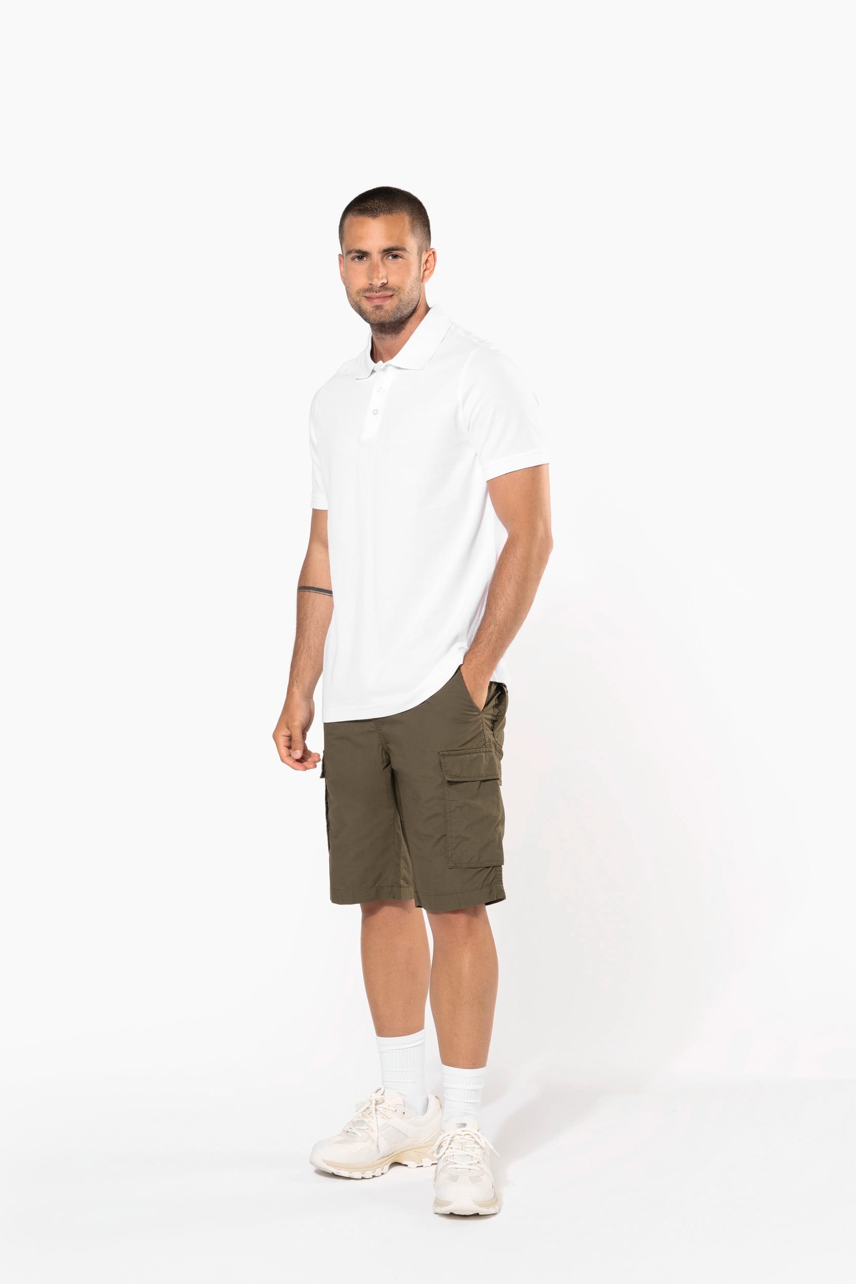 Leichte Bermuda-Shorts für Herren mit mehreren Taschen