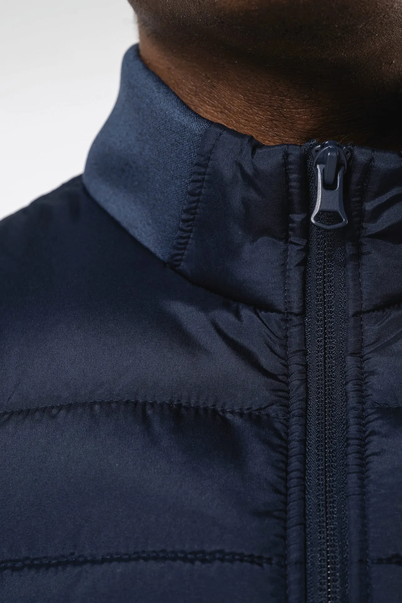 Bodywarmer aus zwei Materialien für Herren