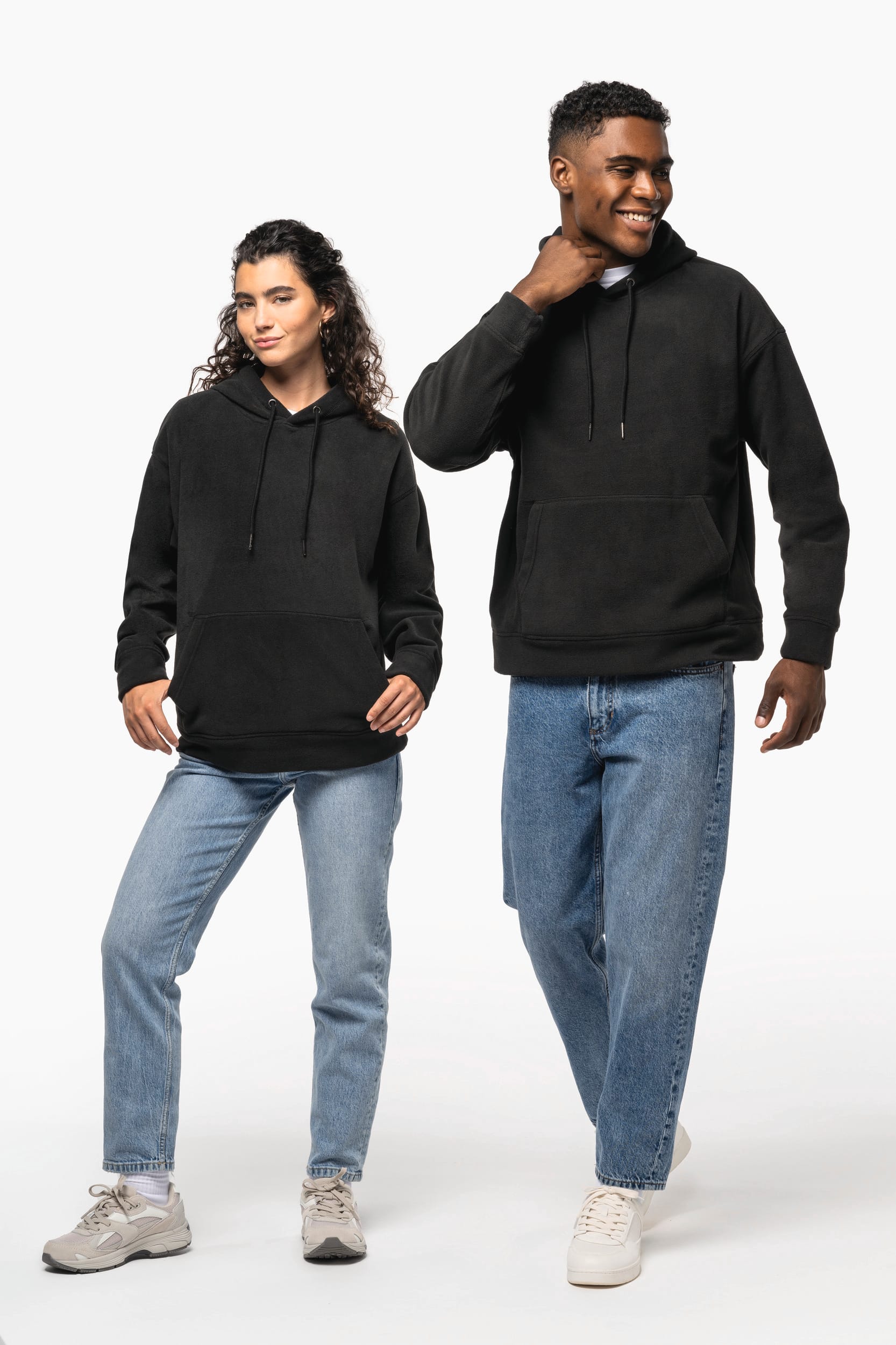 Oversize-Unisex-Kapuzensweatshirt aus recyceltem Fleece
