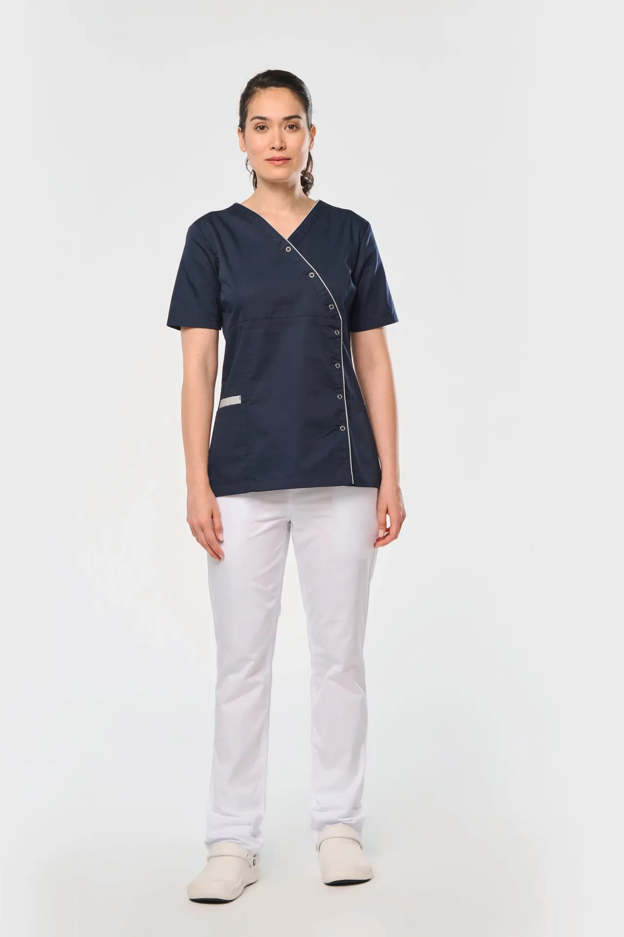 Damenkittel aus Baumwollpolyester mit Druckknöpfen