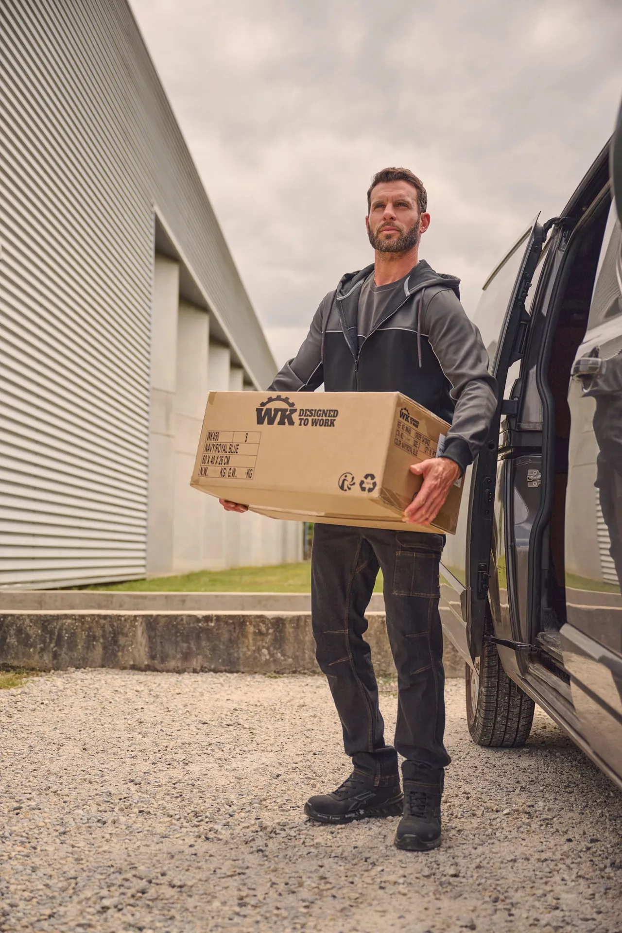 Denim-Herrenhose mit mehreren Taschen