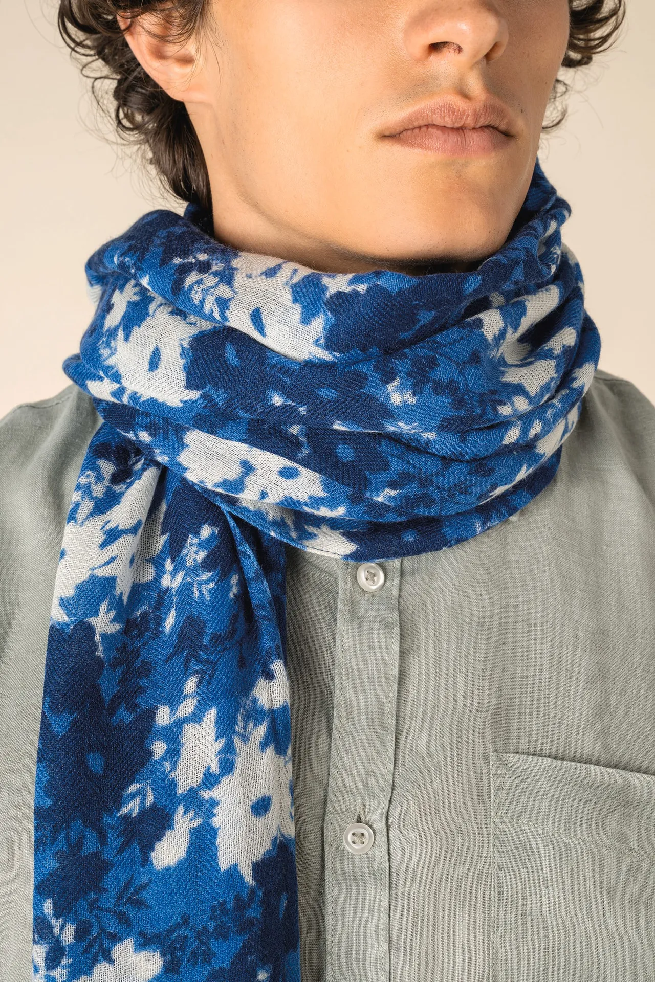 Unisex-Schal mit Blumendruck