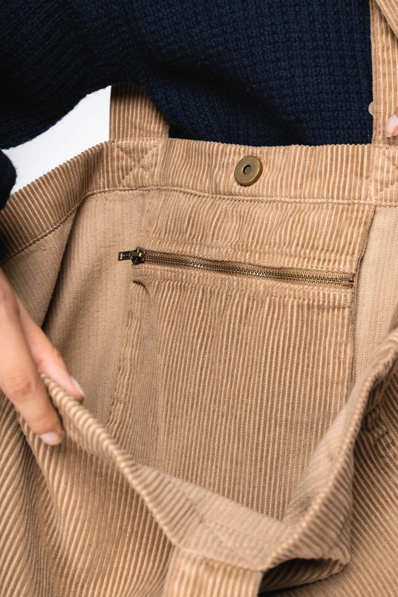 Umweltfreundliche ausgewaschene Tasche aus Kord