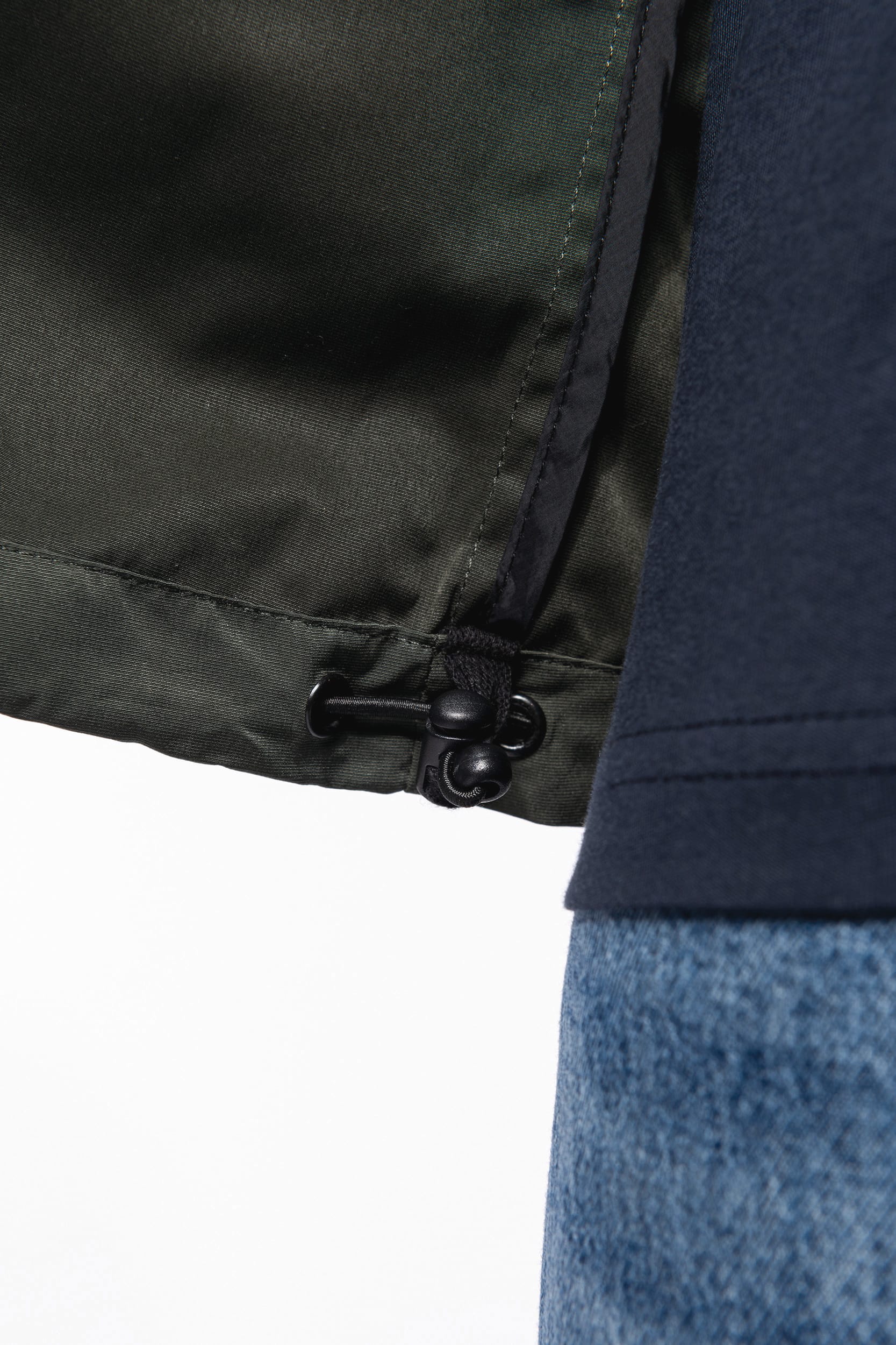 Leichte Kapuzenjacke