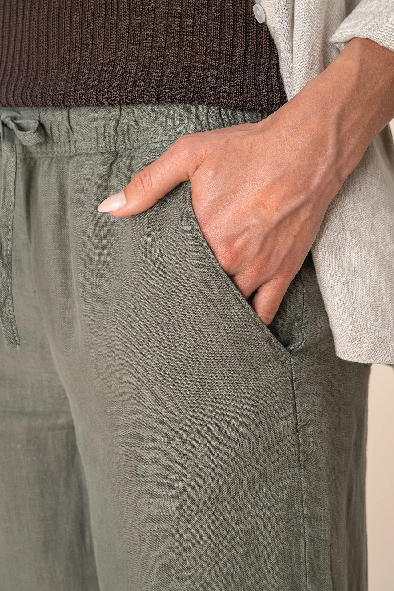 Ausgewaschene Damenhose aus Leinen