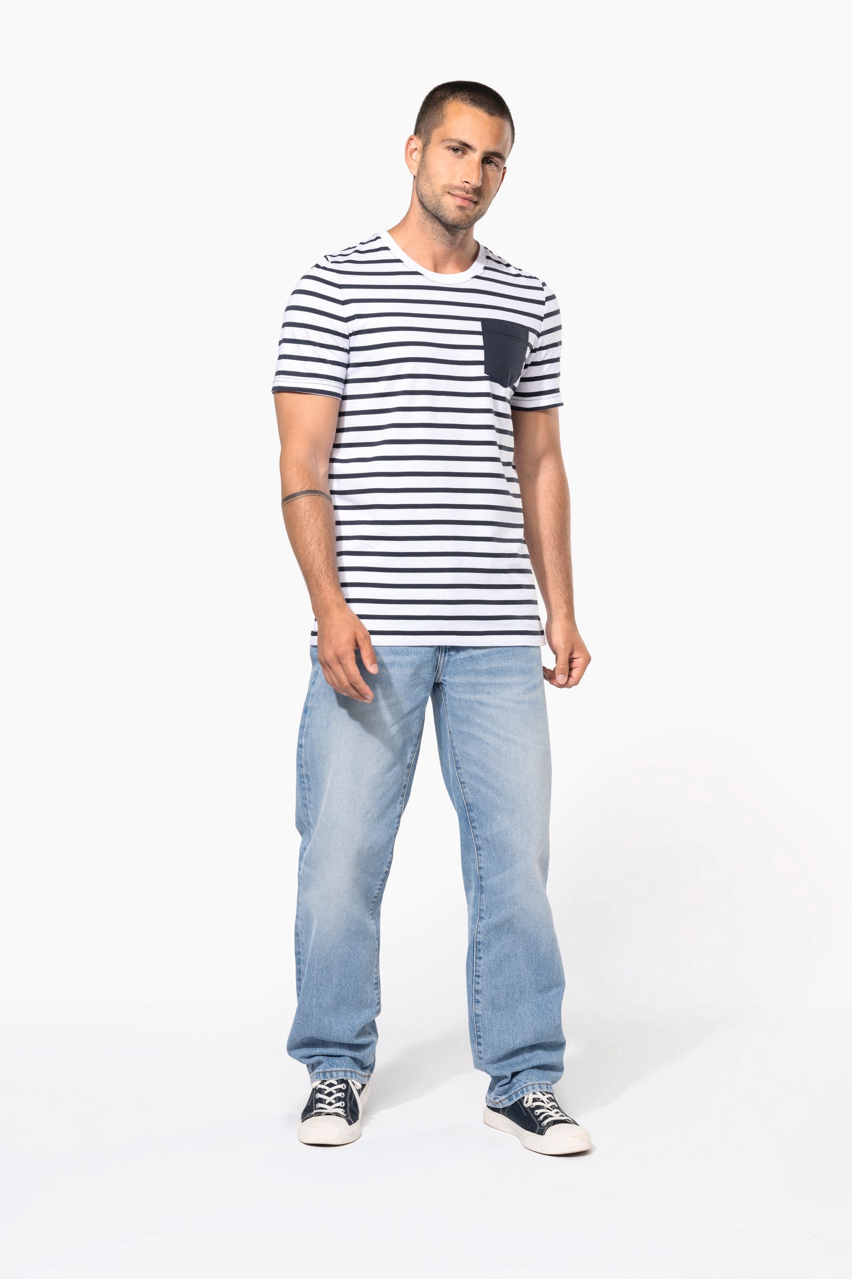 Gestreiftes Kurzarm-T-Shirt im Marine-Stil mit Tasche