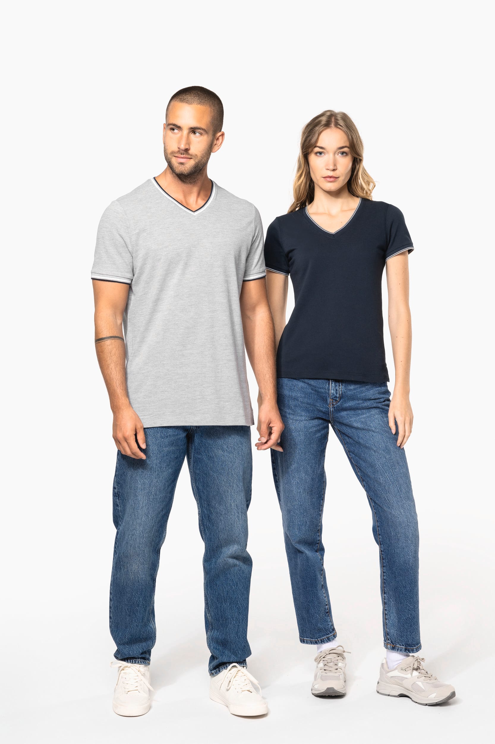 T-Shirt aus Piqué-Trikot mit V-Ausschnitt für Herren