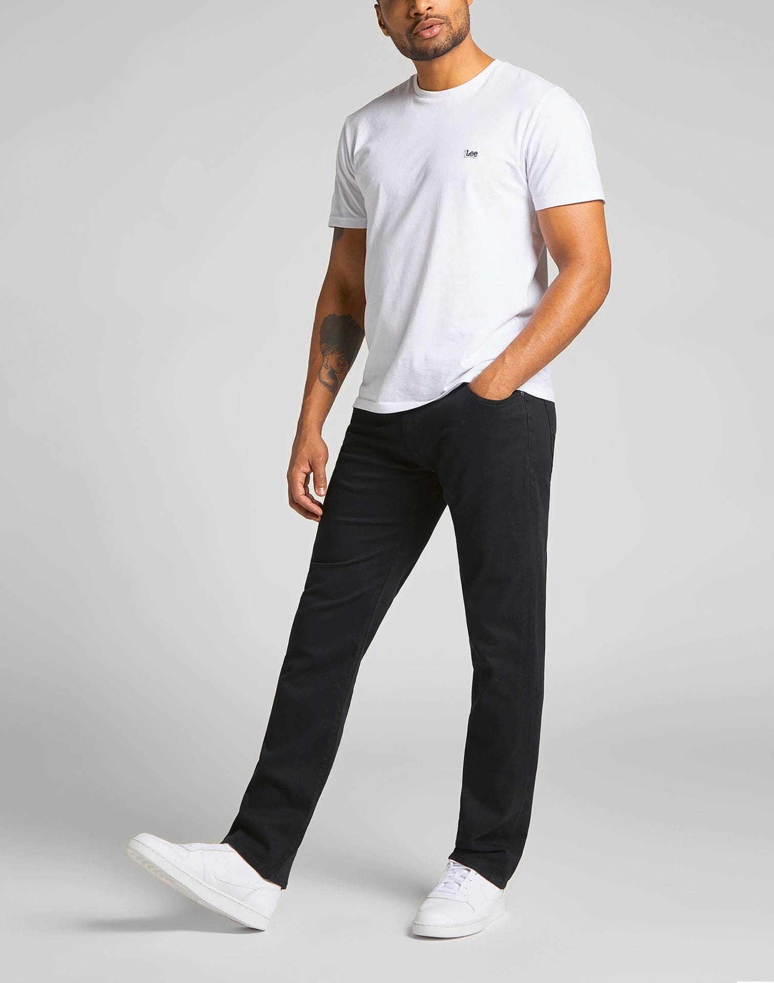 Extreme Motion Straight Fit Jeans