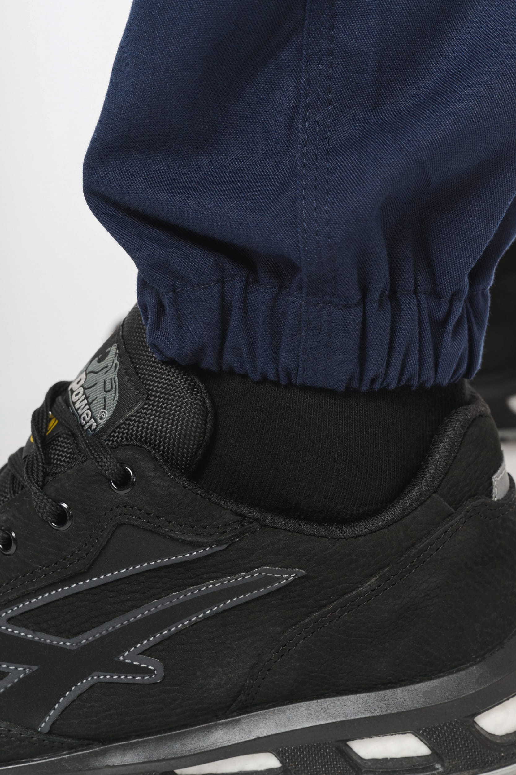 Unisex-Cargo-Hose mit elastischem Saum und reflektierendem Streifen