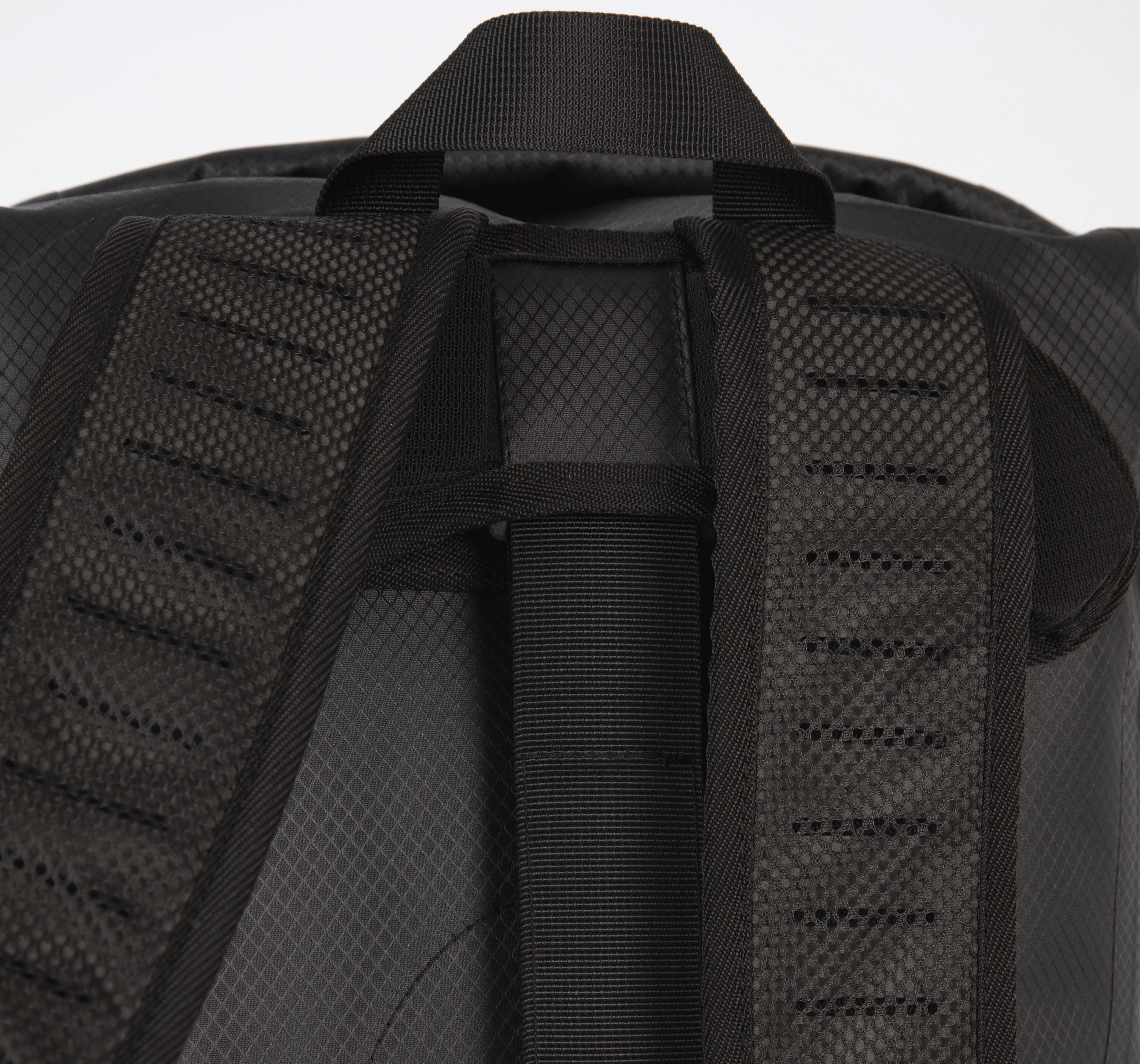 Wasserabweisender Rucksack mit Helmfach