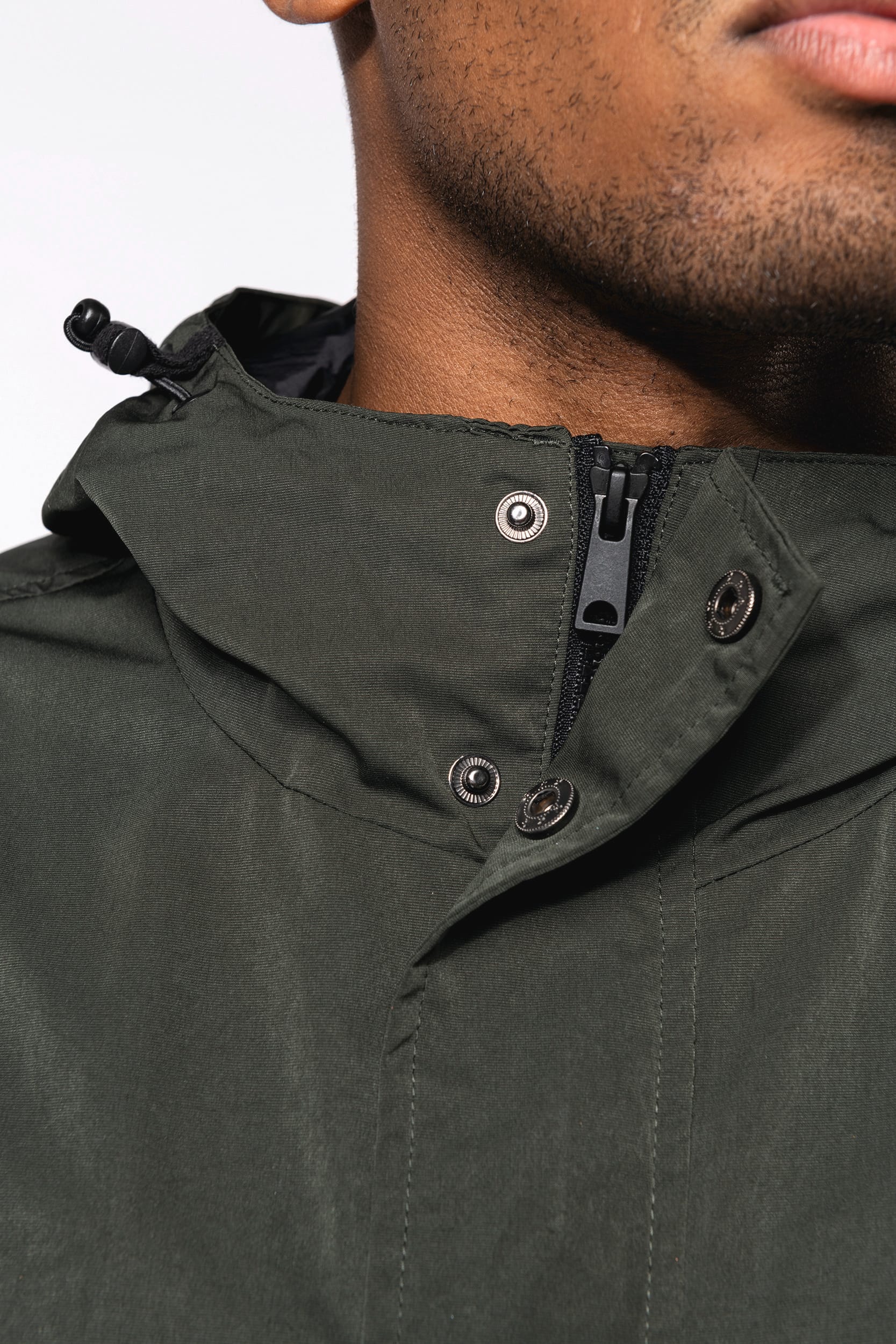 Leichte Kapuzenjacke