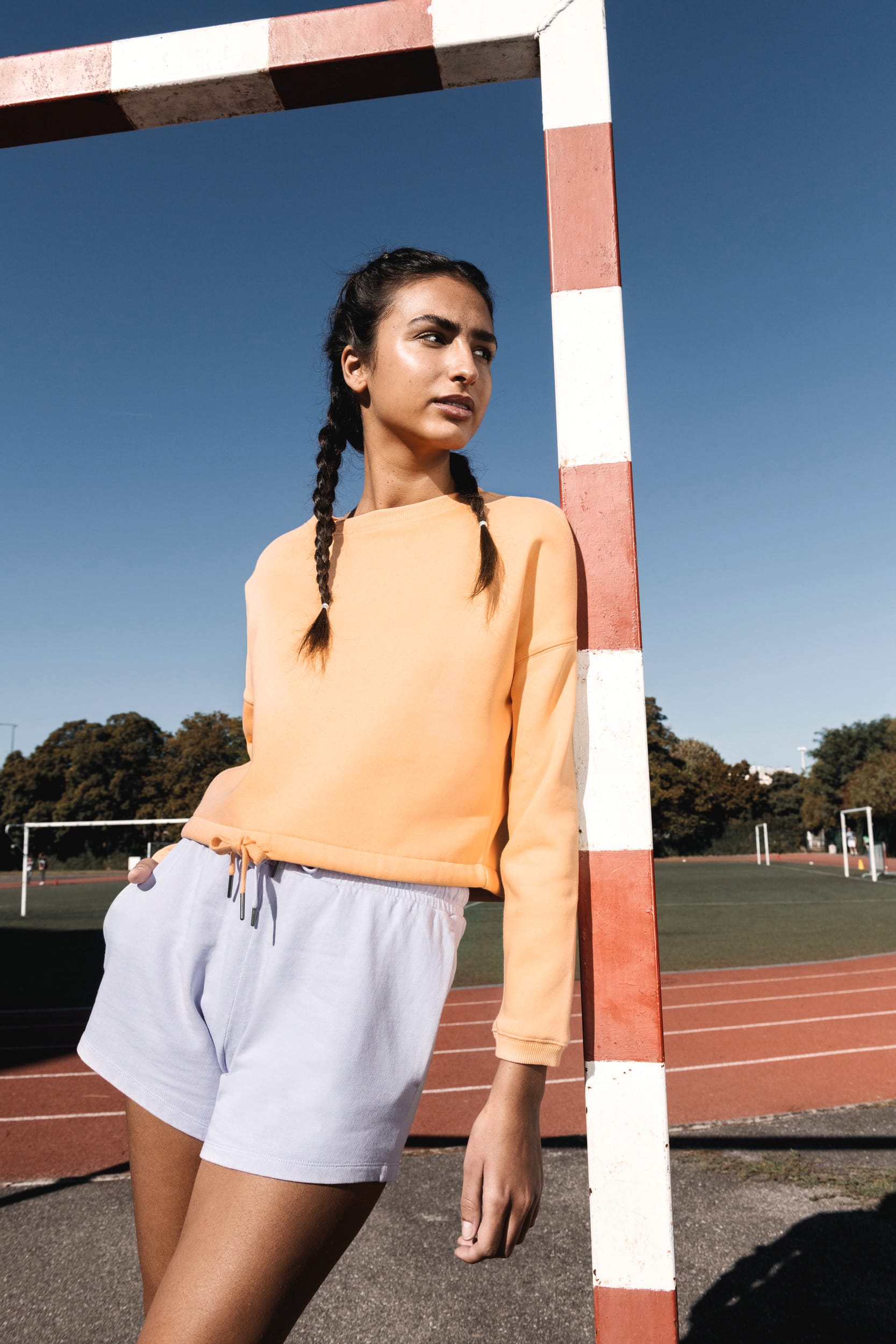Umweltfreundliches cropped Oversize Damen Sweatshirt mit Rundhalsausschnitt