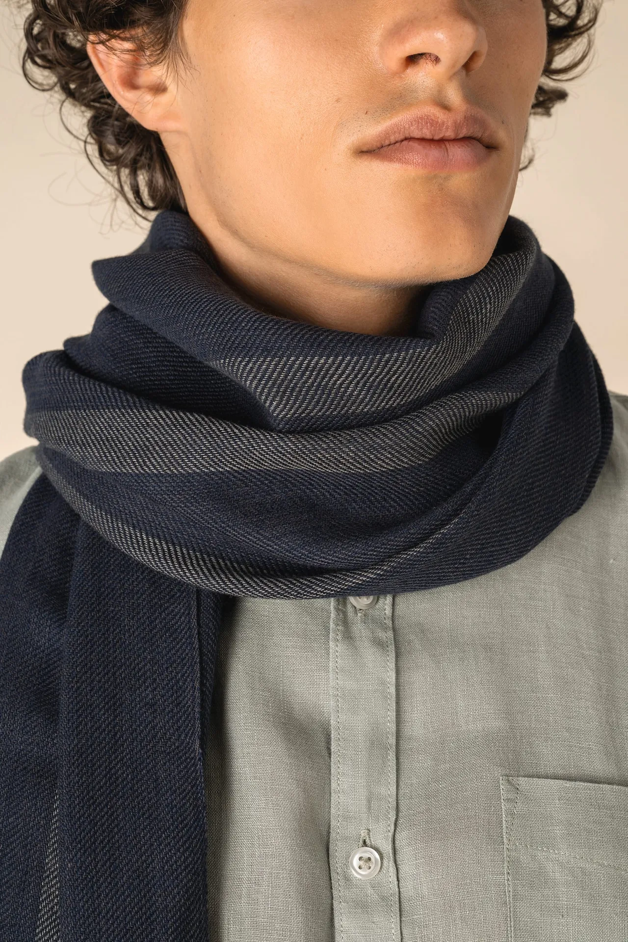 Gestreiftes Unisex-Schal