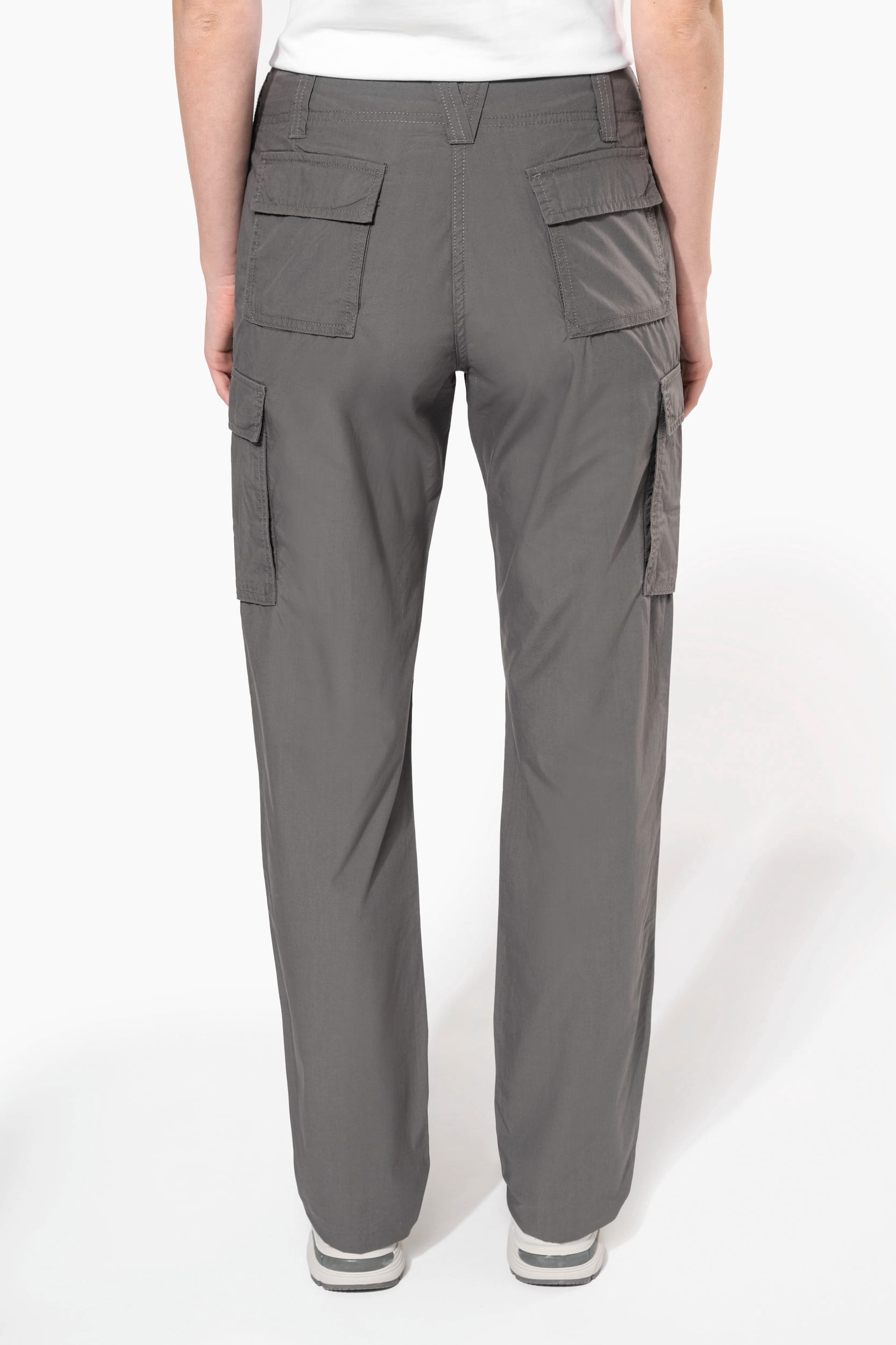 Leichte Damenhose mit mehreren Taschen